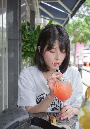 年轻的母亲视频_720神马影院手机在线