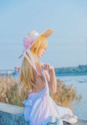 白莲花渡度假村_BD英语高清迅雷在线观看